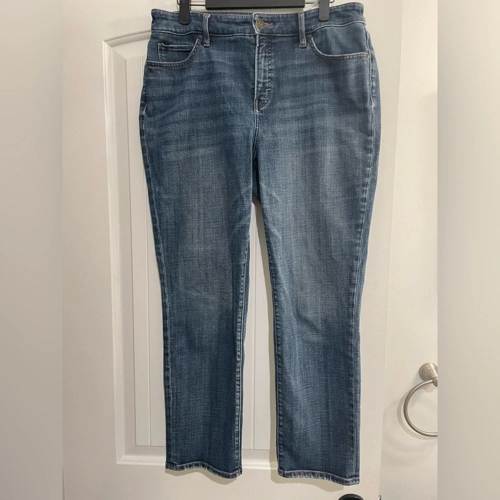 Chico's So Slimming Girlfriend Slim Leg Crop Jeans. Women’s size 10. - Picture 1 of 12